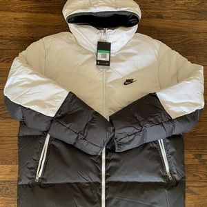 Nike black and white parka-hooded